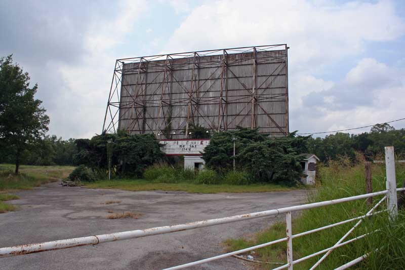 Tee Pee Drive In Movie Theater In Sapulpa, Oklahoma - Photo