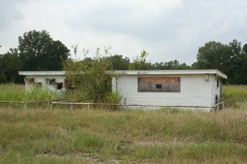 Tee Pee Drive In Movie Theater In Sapulpa, Oklahoma - Photo