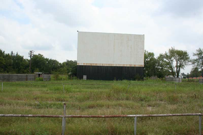 Tee Pee Drive In Movie Theater In Sapulpa, Oklahoma - Photo