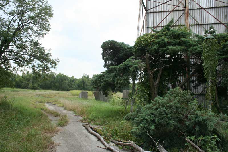 Tee Pee Drive In Movie Theater In Sapulpa, Oklahoma - Photo