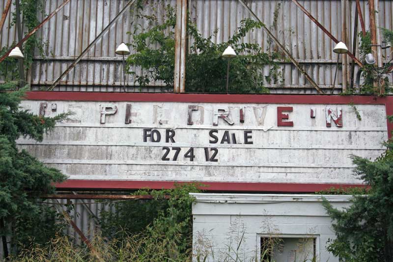 Tee Pee Drive In Movie Theater In Sapulpa, Oklahoma - Photo