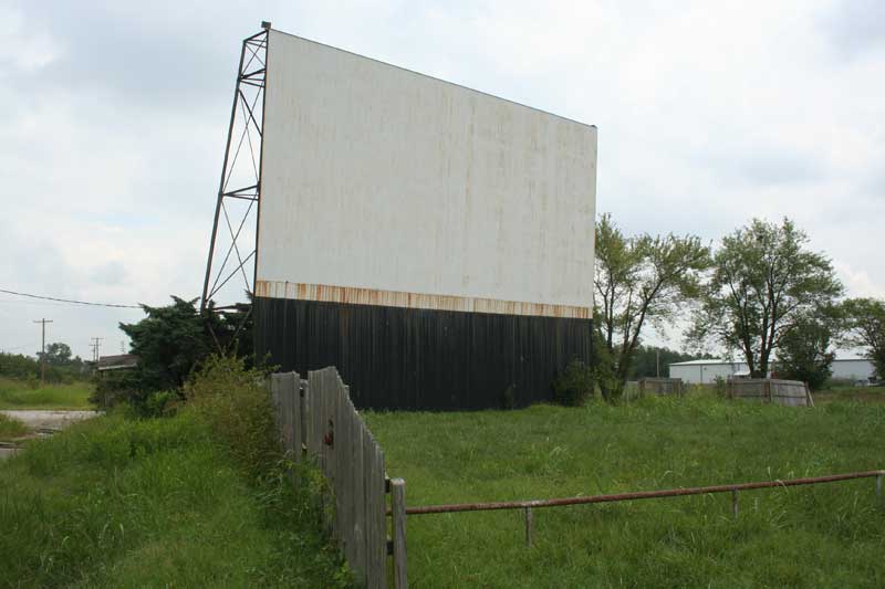 Tee Pee Drive In Movie Theater In Sapulpa, Oklahoma - Photo