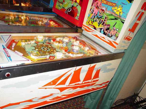 Buccaneer Pinball By D. Gottlieb & Company - Photo