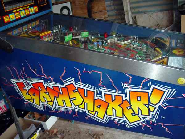 EARTH SHAKER - Pinball Image