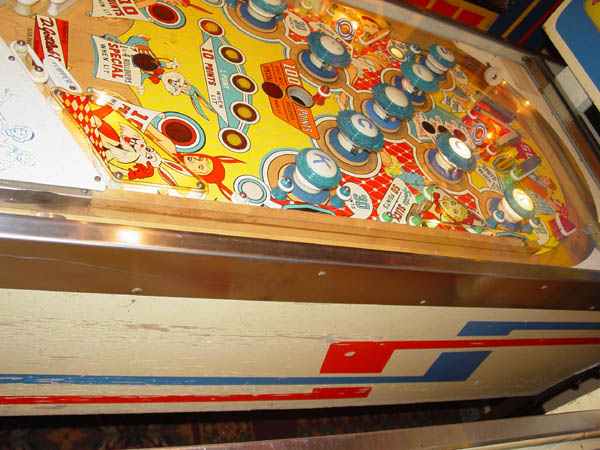 Slick Chick Pinball By D. Gottlieb & Company - Photo