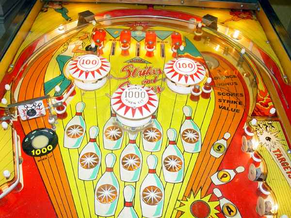 Strikes And Spares - Pinball Machine Image