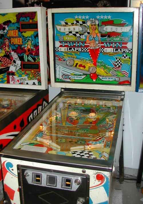 Twin Win Pinball By Bally - Photo