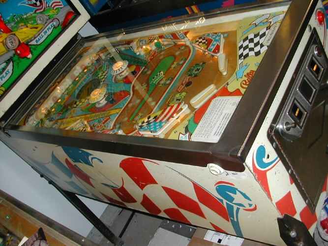 Twin Win Pinball By Bally - Photo