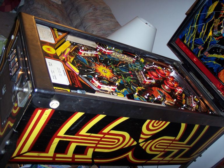 Blackout Pinball By Williams - Photo