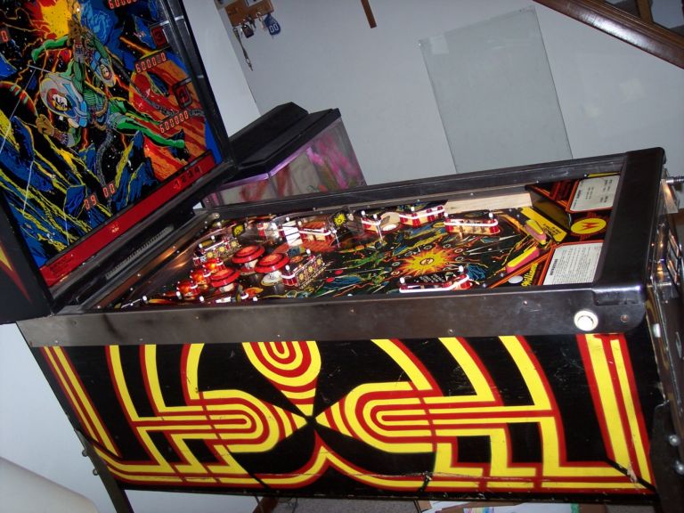 Blackout Pinball By Williams - Photo