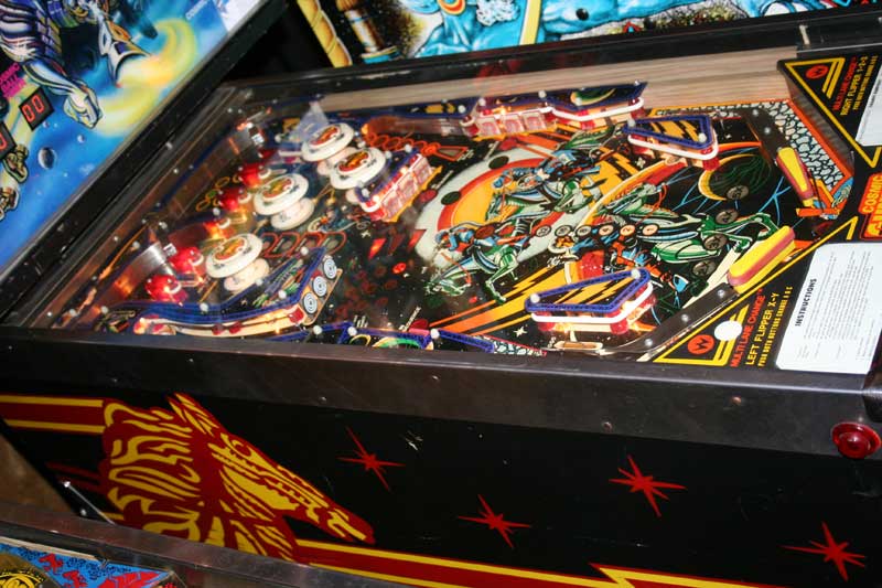Cosmic Gunfight Pinball By Williams - Photo Cosmic Gunfight Pinball By Williams - Photo