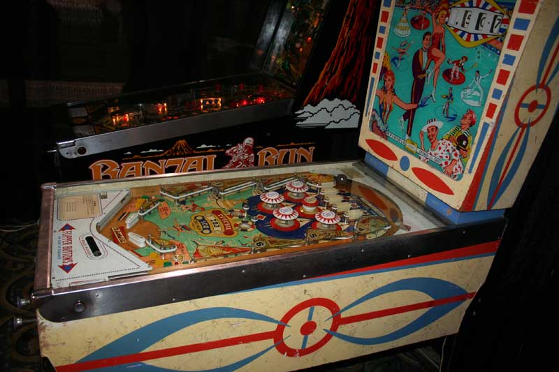 Ice Revue Pinball By D. Gottlieb & Company - Photo