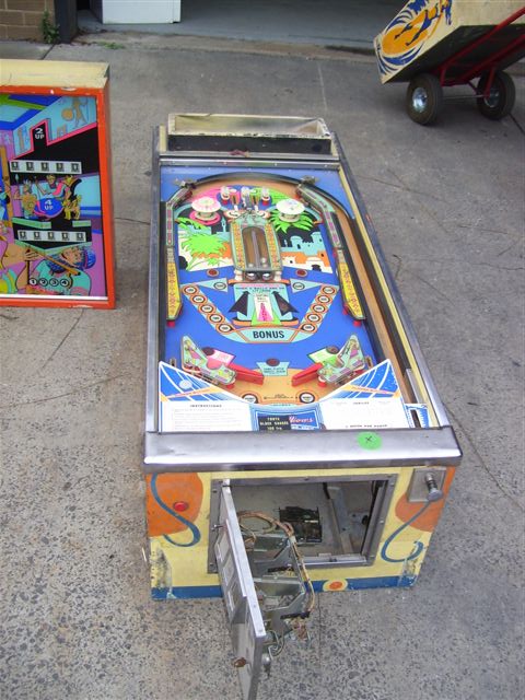 Jubilee Pinball By Williams - Photo Jubilee Pinball By Williams - Photo