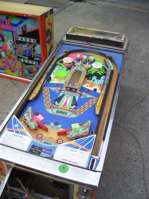 Jubilee Pinball By Williams - Photo Jubilee Pinball By Williams - Photo