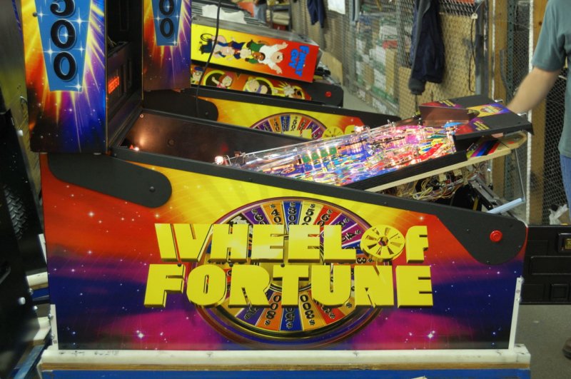 wheel_of_fortune_pinball_50.jpg
