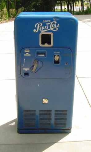 Vendolator VMC 33 Vending Machine - Image