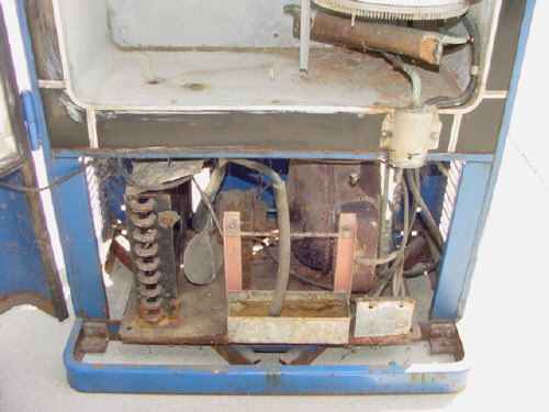 Vendolator VMC 33 Vending Machine - Image