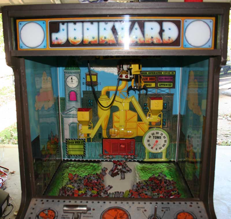 Americoin Junkyard Digger Crane Arcade Game -
        Photo