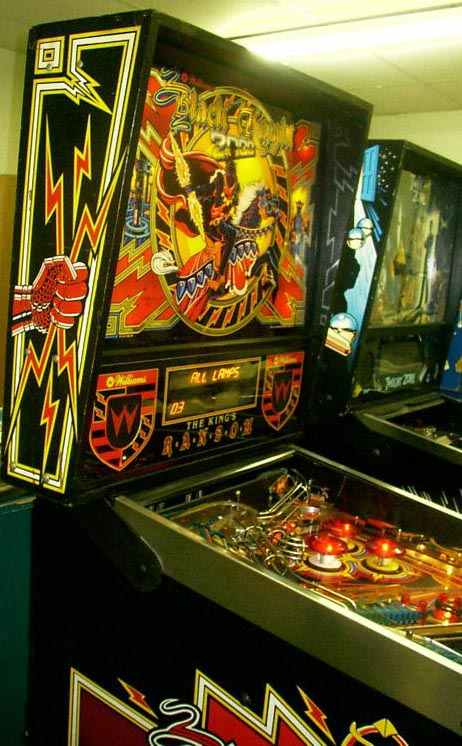 Black Knight 2000 Pinball By Williams - Photo