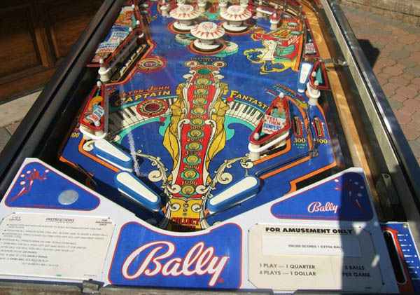 Captain Fantastic - Pinball Machine Image