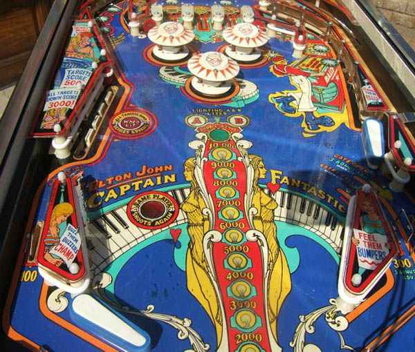 1976 BALLY CAPTAIN FANTASTIC PINBALL MACHINE VINTAGE ARCADE GAME