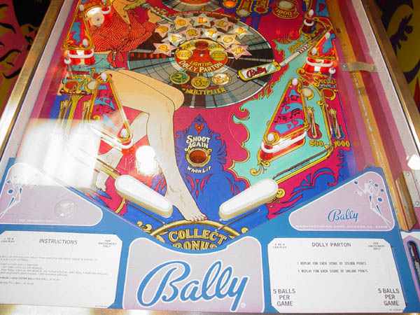 Dolly Parton Pinball By Bally - Photo