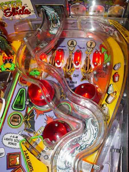 ELVIRA & THE PARTY MONSTERS - Pinball Image