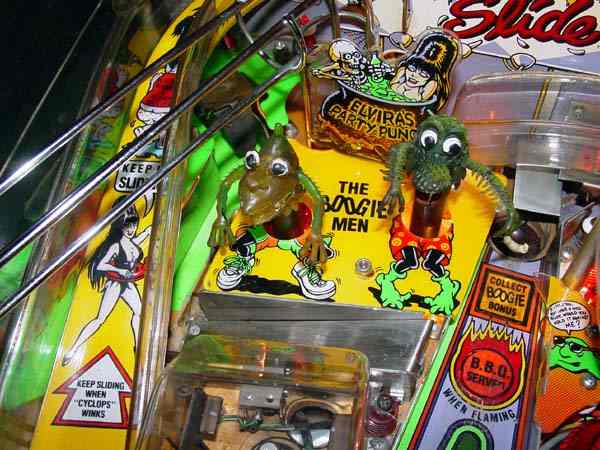 ELVIRA & THE PARTY MONSTERS - Pinball Image