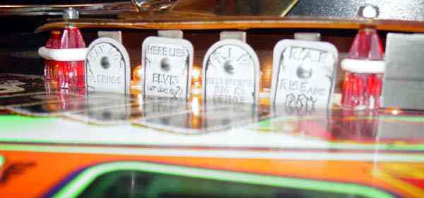ELVIRA & THE PARTY MONSTERS - Pinball Image