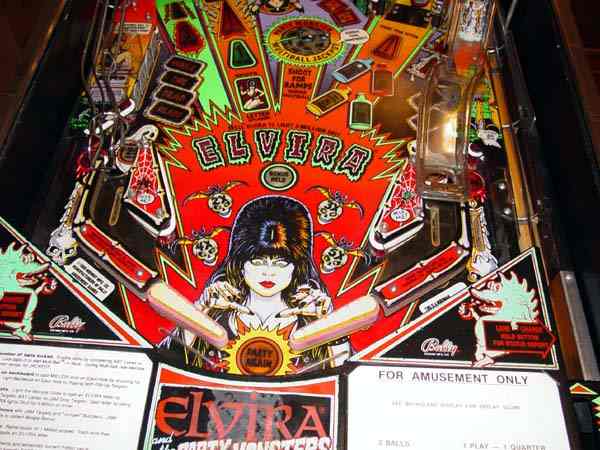 ELVIRA & THE PARTY MONSTERS - Pinball Image