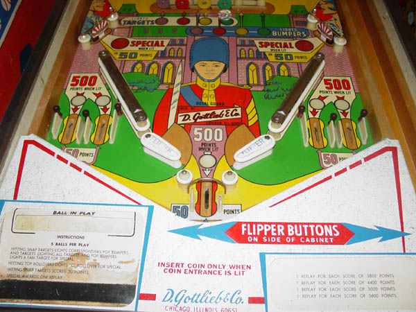 Royal Guard Pinball By D. Gottlieb & Company - Photo