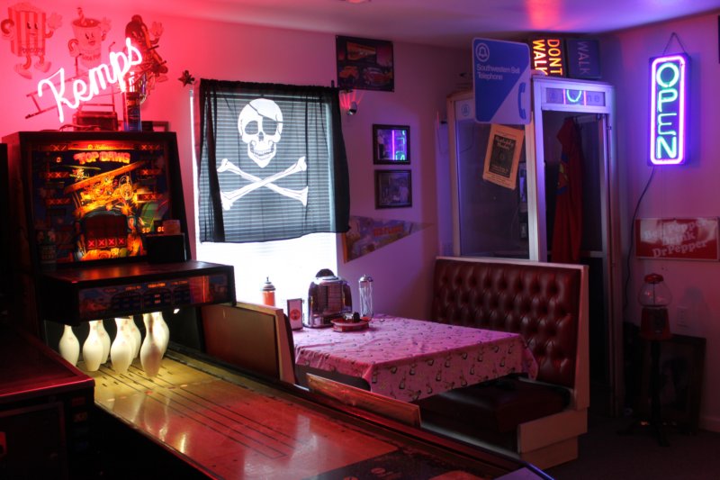gameroom_may_2010_12.jpg