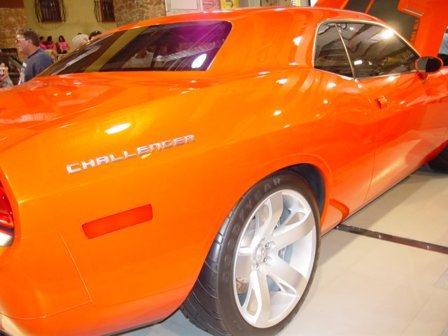 _dodge_challenger_15.jpg