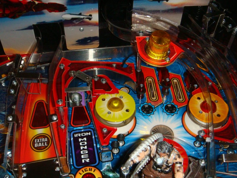 iron_man_pinball_stern61.jpg