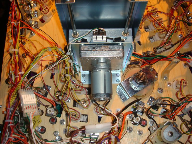 iron_man_pinball_stern87.jpg