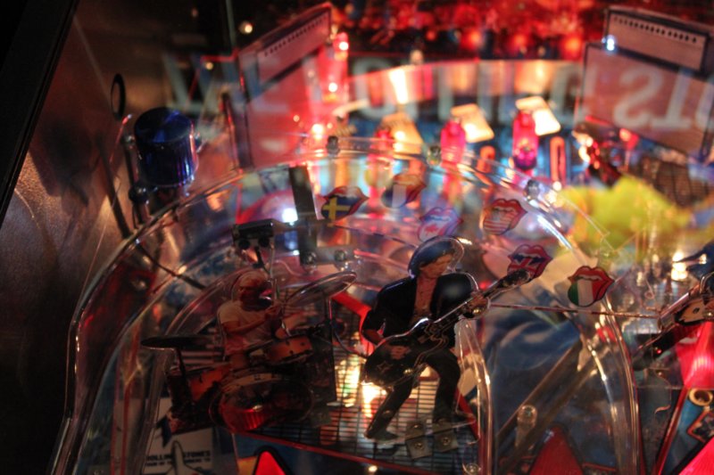 rolling_stones_pinball_stern2.jpg