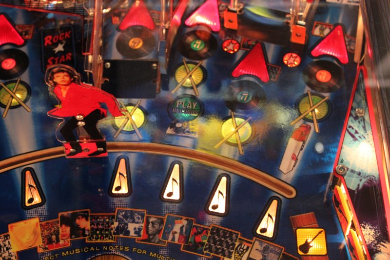 rolling_stones_pinball_stern5.jpg