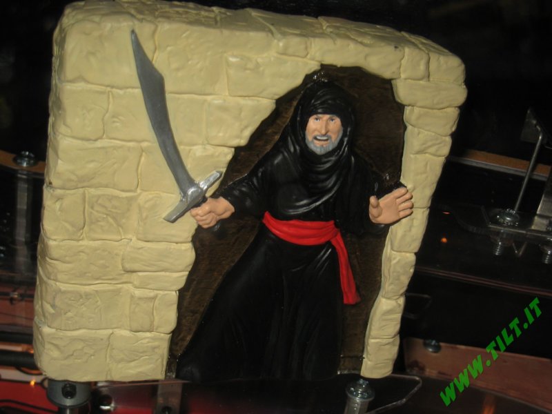 stern_indiana_jones_pinball_11.jpg