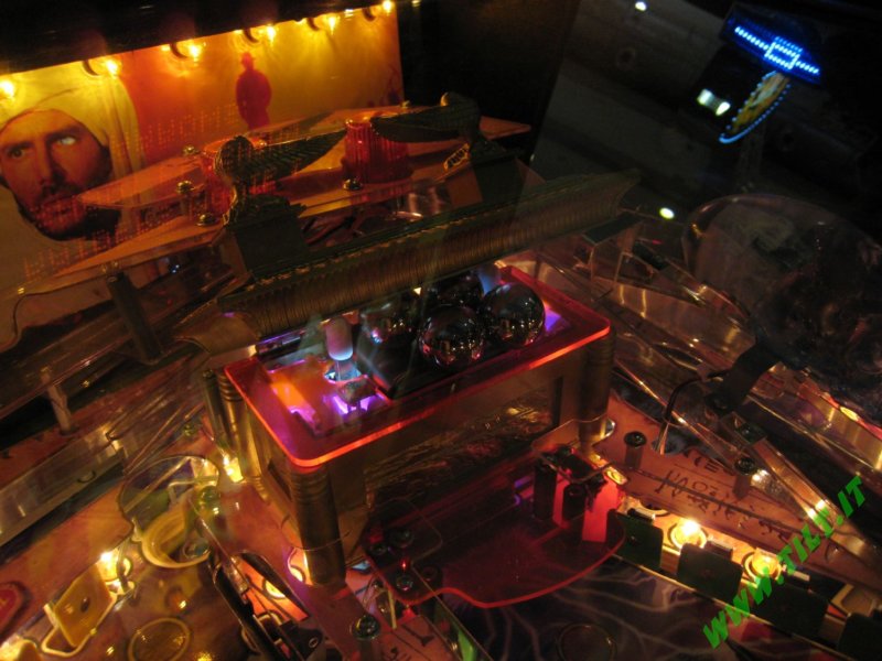 stern_indiana_jones_pinball_16.jpg