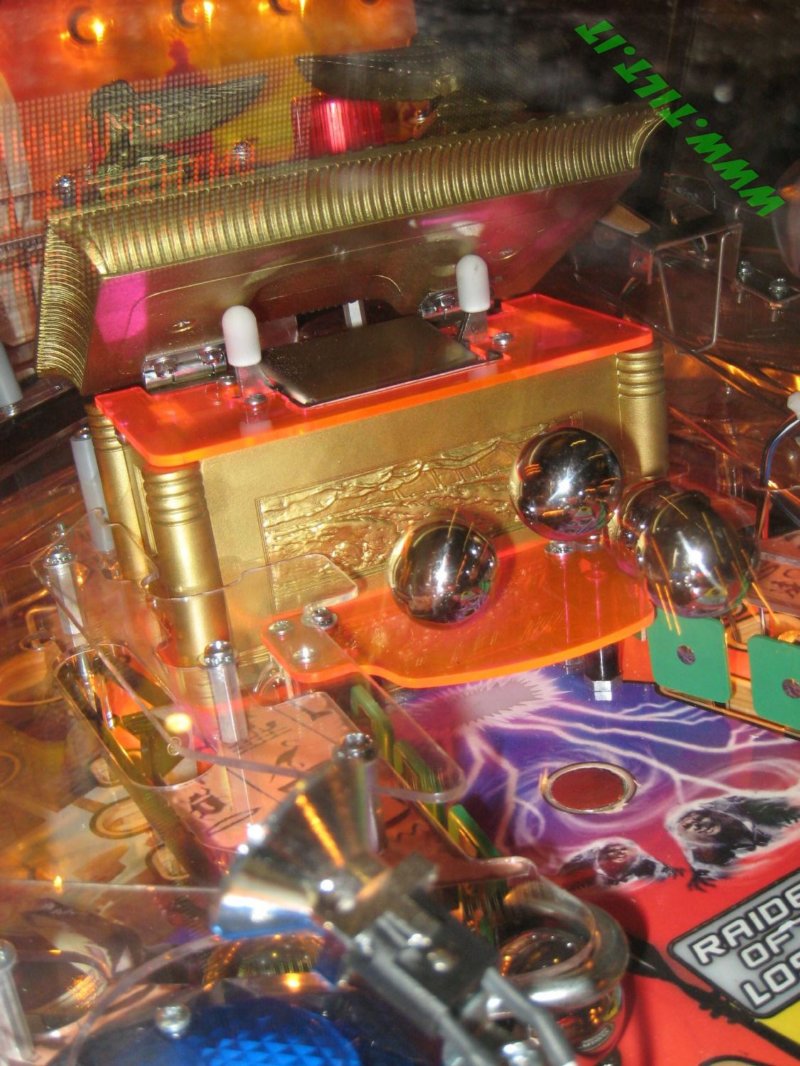 stern_indiana_jones_pinball_18.jpg