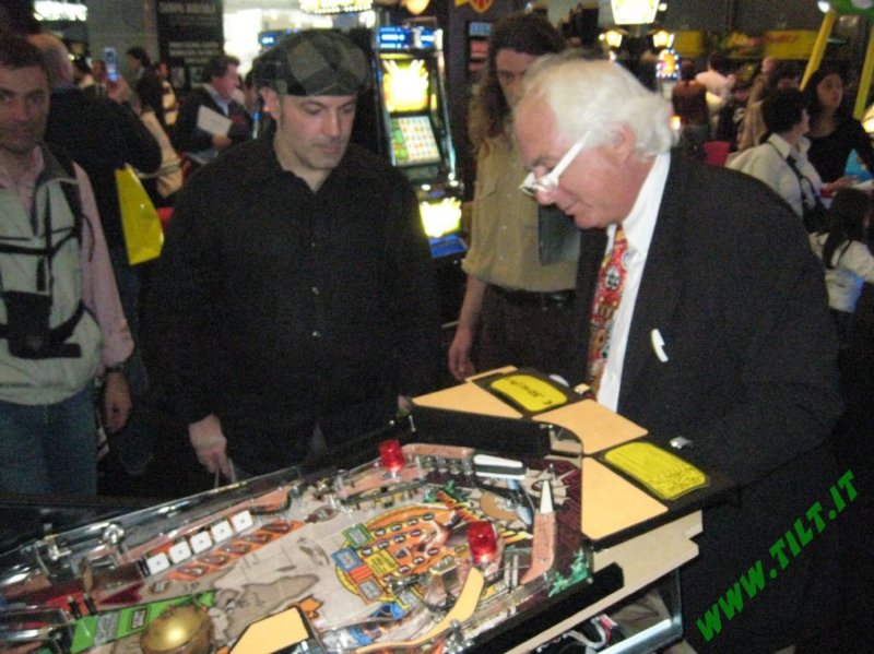 stern_indiana_jones_pinball_23.jpg