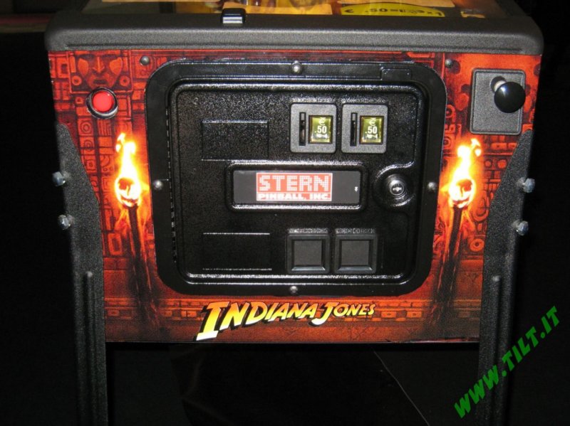 stern_indiana_jones_pinball_26.jpg