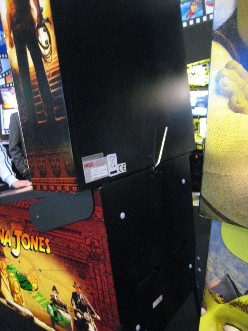 stern_indiana_jones_pinball_3.jpg