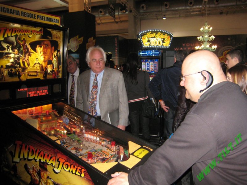 stern_indiana_jones_pinball_40.jpg