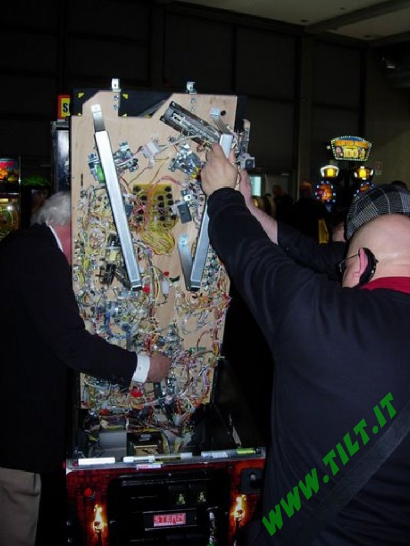 stern_indiana_jones_pinball_44.jpg