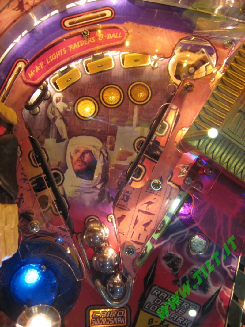 stern_indiana_jones_pinball_46.jpg