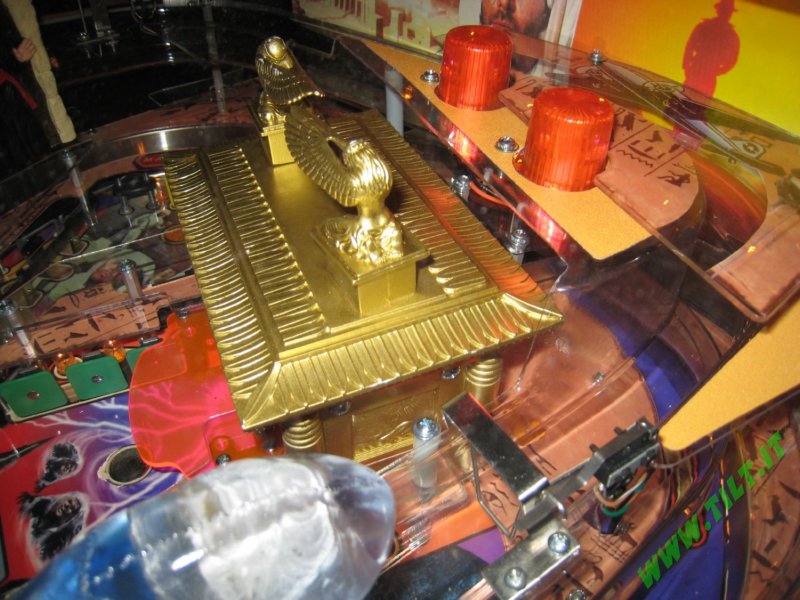 stern_indiana_jones_pinball_55.jpg