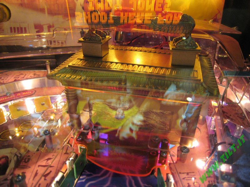 stern_indiana_jones_pinball_9.jpg