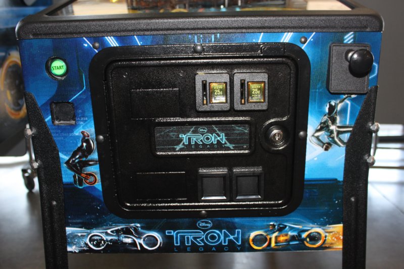 tron_pinball_launch_party2.jpg