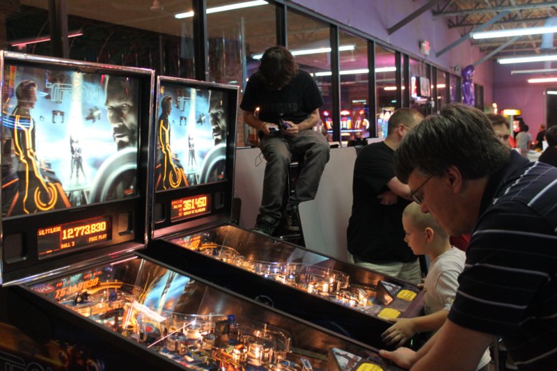 tron_pinball_launch_party41.jpg